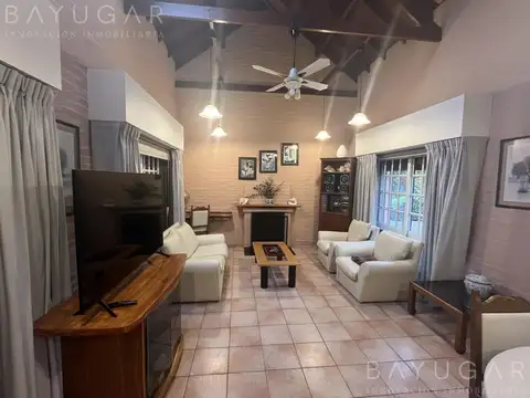 Casa en Venta con 6 cocheras