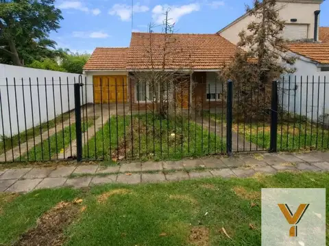 Casa en Venta - 2 Dormitorios 1 Baño - 420mts - Mar Del Plata