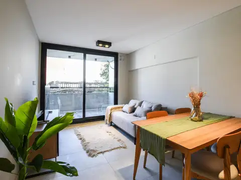 Departamento un dormitorio con patio en venta Centro