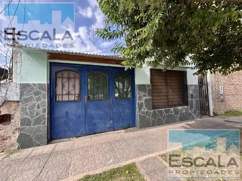 CASA EN ALQUILER DE UN DORMITORIO CON COCHERA EN BARRIO EMPALME-LARREA