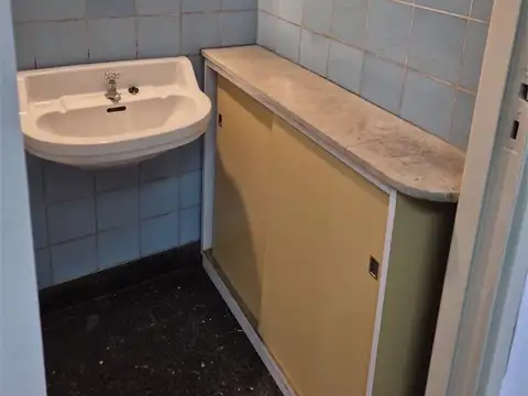 Oficina 3 ambientes con 1 baño