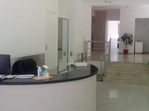 Sarandí 800, Piso 1