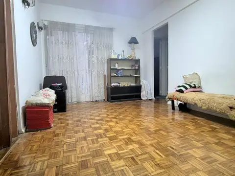 Alquiler B. Norte: 2 ambientes lateral interno. Cocina y baño completos. Lavadero.