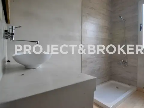 Casa en Venta con 5 cocheras