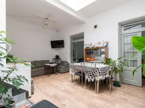 Depto Tipo Casa en Venta en Villa del Parque, USD 149.900