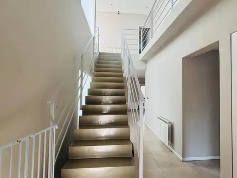 Venta , Casa en Country Club El Jagüel Apto Credito