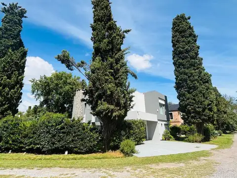 Casa en Venta en Pilar, USD 215.000