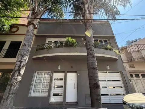 Ph tipo casa de 5 ambientes con fondo y pileta