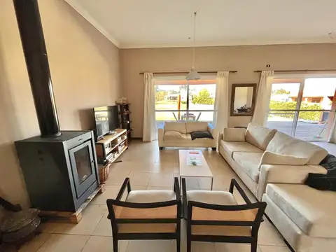 Casa con Piscina en Chacras de la Reserva Cardales