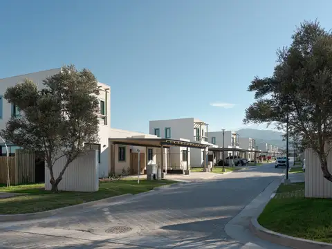 Casa EN VENTA de 2 dorm. en La Cercanía, San Lorenzo Chico