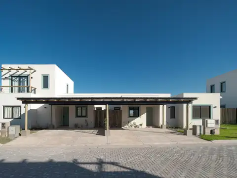 Casa EN VENTA de 2 dorm. en La Cercanía, San Lorenzo Chico