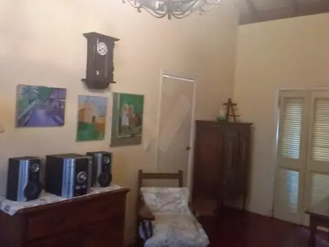 Casa 4 ambientes con 1 baño