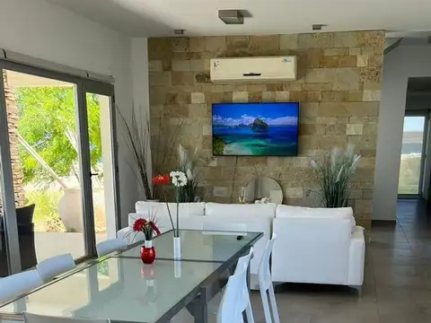 Casa en Venta en Mari Menuco, USD 350.000
