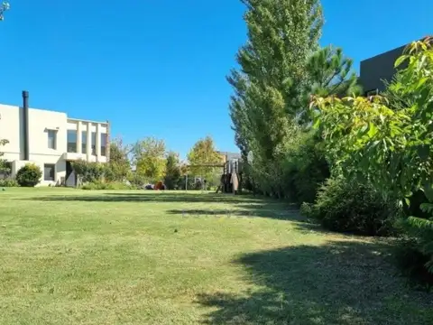 Lote a la laguna en venta, Barrio Cerrado El Cantón Islas, Escobar