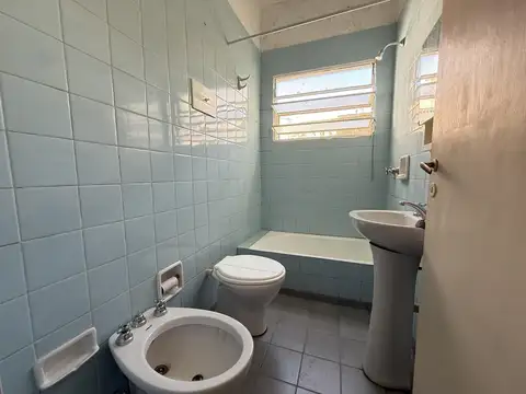 Depto Tipo Casa en Alquiler 50 años