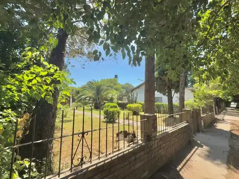 VENTA DE CASA EN EZEIZA CON EXCELENTE UBICACION