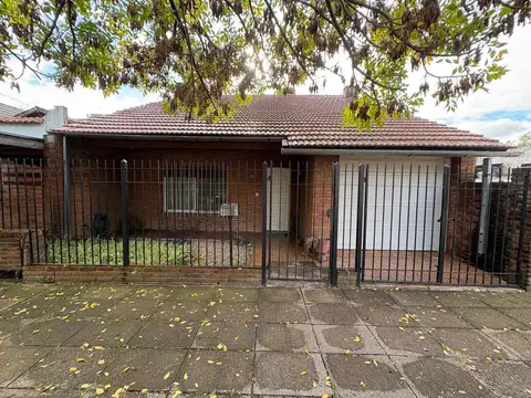 Casa 4 ambientes en venta en Ituzaingo