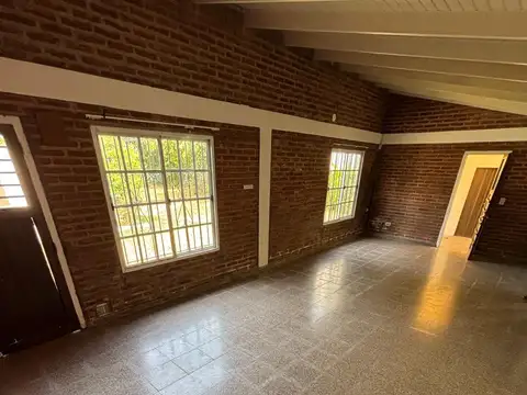 Casa 3 ambientes con 1 baño