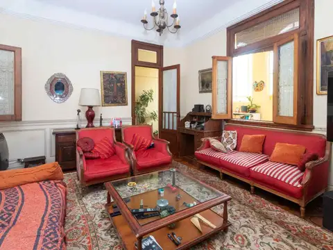 Avenida Hipólito Yrigoyen 2500
