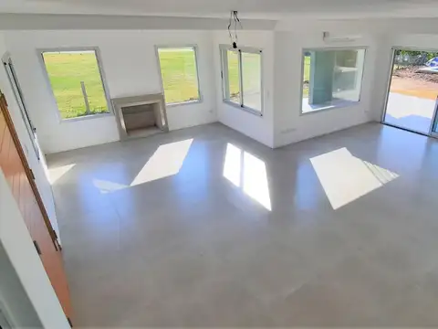 PUERTOS DEL LAGO - OPORTUNIDAD CASA 5 Amb. con PILETA 