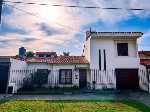 CASA BANFIELD ESTE - 5 AMB - APTA CRÉDITO