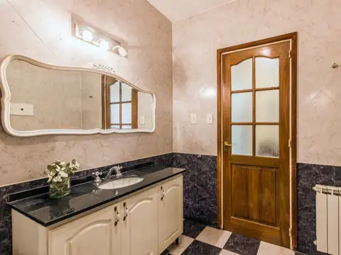 Depto Tipo Casa 5 ambientes con 2 baños