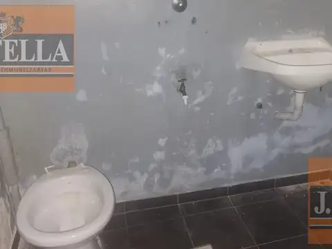 Local en Alquiler en Lomas del Mirador, USD 500