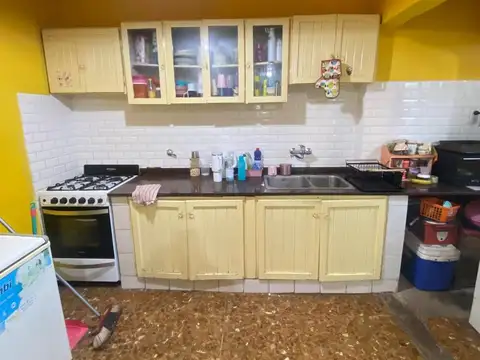 Casa 5 ambientes con 1 baño