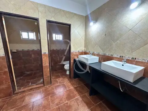 Casa 4 ambientes con 2 baños