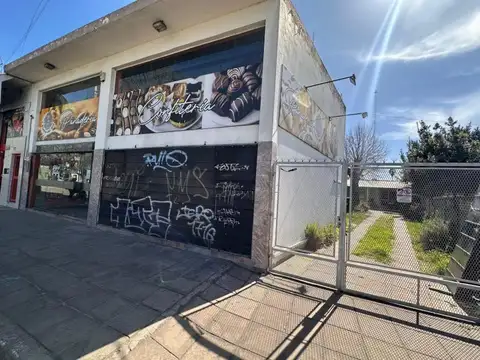 IMPORTANTE LOCAL CON CASA Y TERRENO A LA VENTA