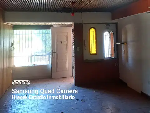 Depto Tipo Casa en Alquiler en Ituzaingó Norte, $ 600.000