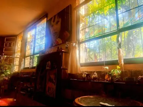 Casa 7 ambientes con 2 baños