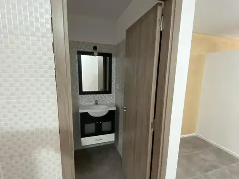 Profesor Juan Pizzurno 300, Piso PB