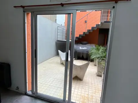 DUEÑO DIRECTO ALQUILA DOS AMBIENTES DE CATEGORIA EXCELENTE IDEAL 1 PERSONA U OFICINA