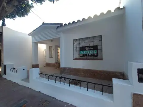 CASA EN VENTA 3 dormitorios Bº Alto alberdi