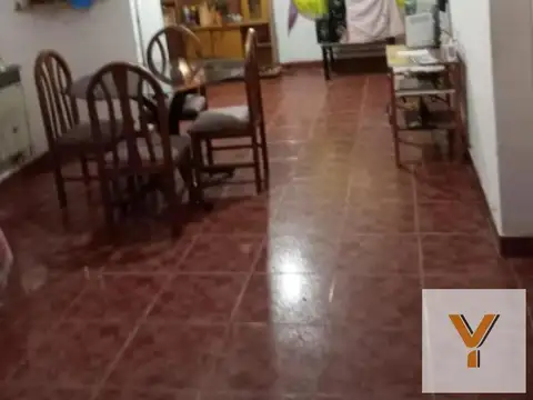 Casa en venta - 3 Dormitorios 2 Baños - 950Mts2 - Bernal Oeste