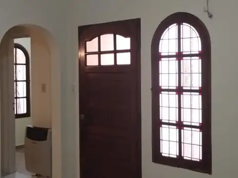 Departamento tipo casa interna con 3 dormitorios con patio