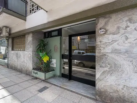 Depto de 2 amb frente a refaccionar, PB. Exc. Ubicación! Apto profesional, Apto crédito!
