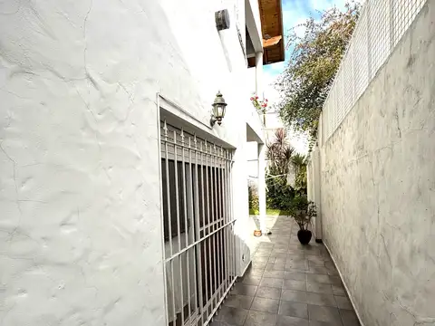 Depto Tipo Casa en Venta en Villa del Parque, USD 220.000