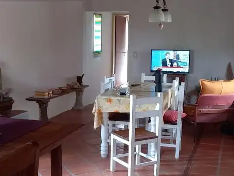 Casa 4 ambientes con 1 baño