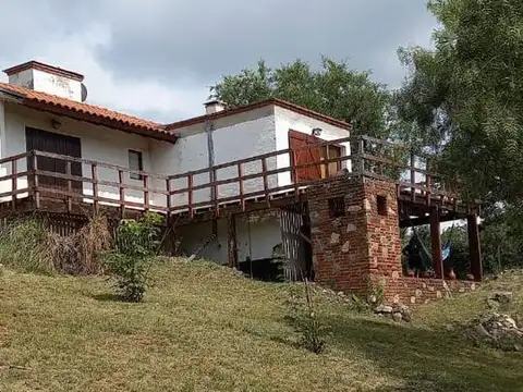 Casa en venta - 2 Dormitorios 1 Baño - Cochera - 1.200Mts2 - Córdoba