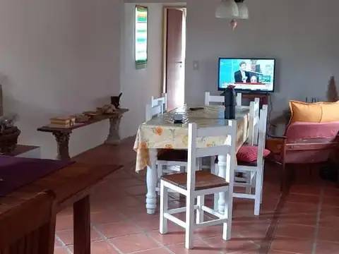 Casa 4 ambientes con 1 baño