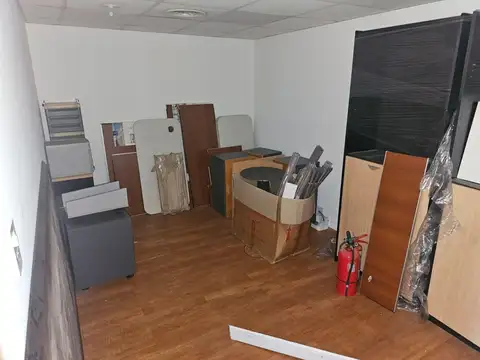 Oficina en Alquiler con 1 cochera