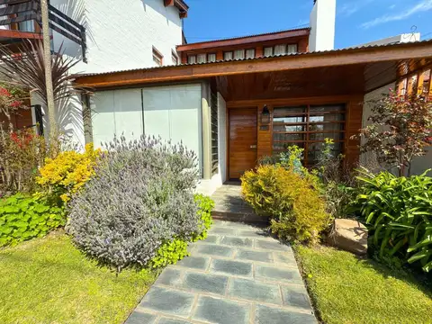 VENTA CASA 4 DORM ZONA PARQUE INDEPENDENCIA TANDIL