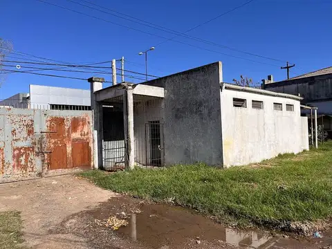 Lujan. Carlos Pellegrini al 900