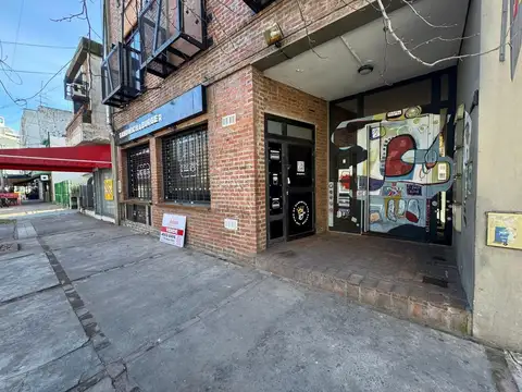 LOCAL EN VENTA! Centro de Haedo Sur!! 50mts de Av.Rivadavia!