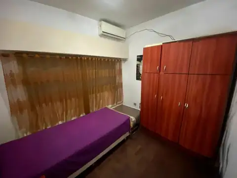 Venta casa dos dormitorios más comodín y patio.
