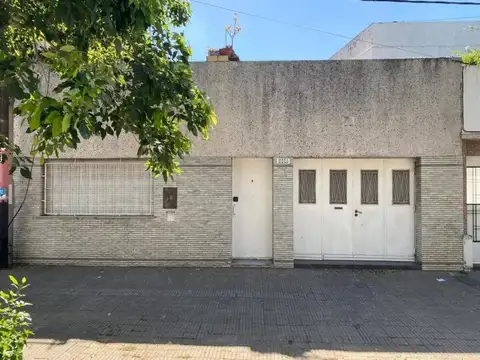 Chacabuco 2400 , Piso 0