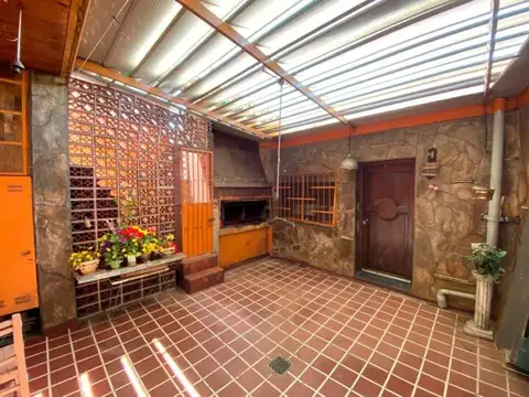 Chacabuco 2400 , Piso 0