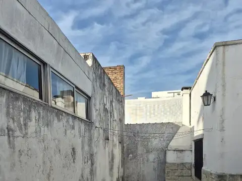 P.H 3 AMBIENTES 110 mts. CON DOS PATIOS A RECICLAR